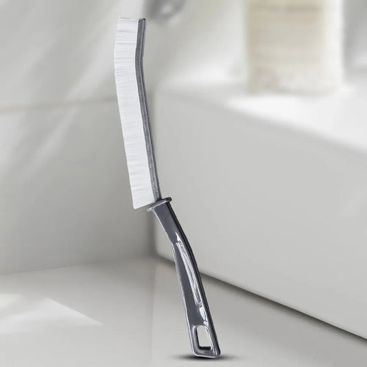 Cette brosse a joint de couleur blanche est parfaite pour une salle de bain clair qui a besoin d'avoir tous ces recoins éblouissant